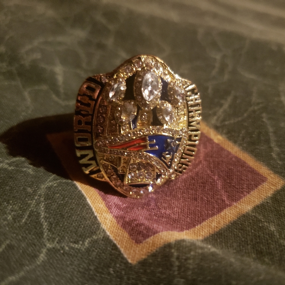 New ENGLAND PATRIOTS CHAMPIONSHIP ring of 2017